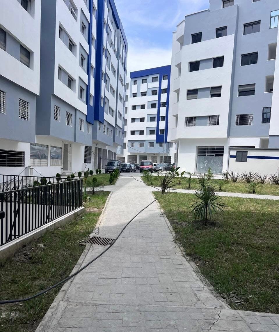 شقق للبيع محفضة قبالة المحطة الطرقية الجديدة